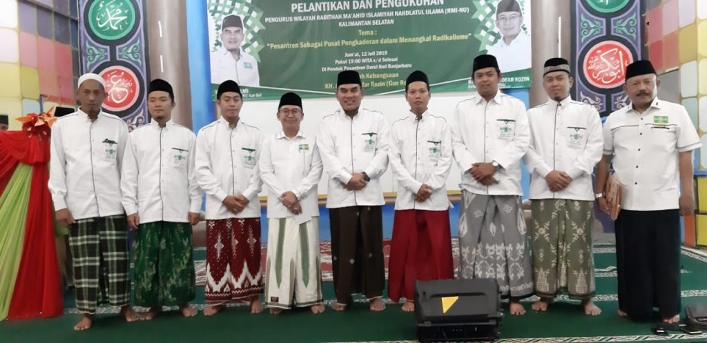 Kukuhkan PW RMI NU Kalsel, Gus Rozin: Pesantren Harus Kuasai Tekhnologi