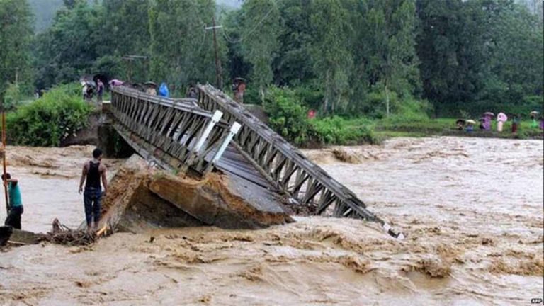 Banjir Hantam India, Jutaan Orang Mengungsi