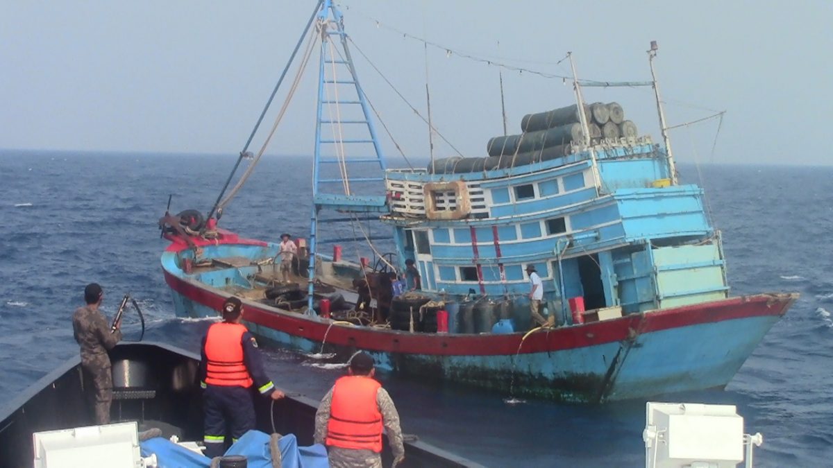 Kapal Ikan Ilegal Asal Malaysia Ditangkap Di Selat Malaka