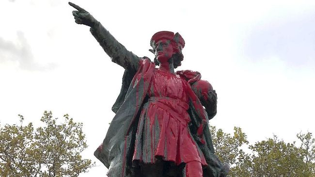 Dianggap Sebagai Penjajah, Patung Christopher Columbus Dirusak