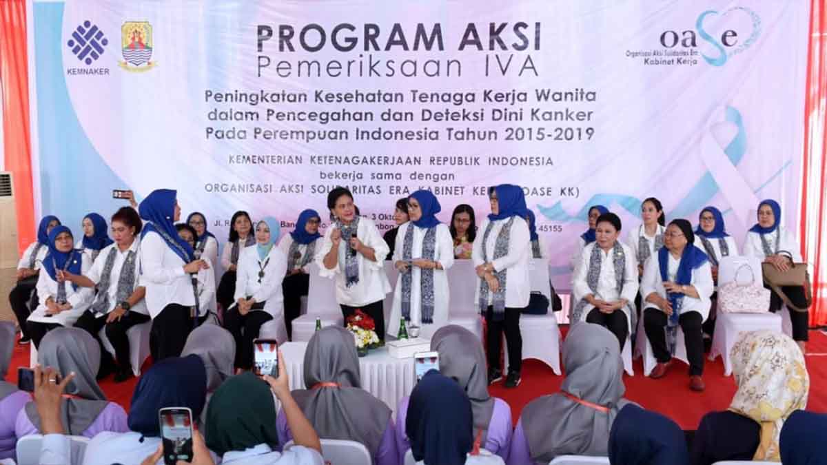 Kunjungi Cirebon, Iriana Apresiasi Antusiasme Para Ibu di Acara IVA