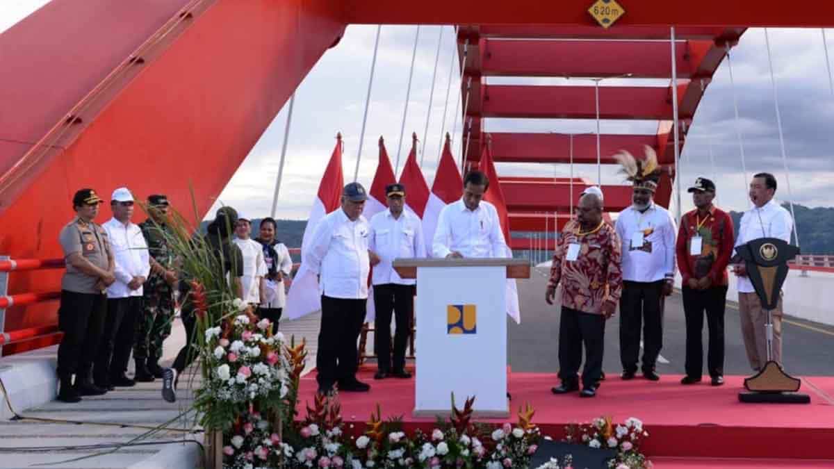 Resmikan Jembatan Youtefa, Jokowi Harap Jadi Tonggak Sejarah Papua