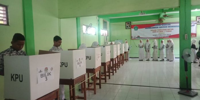 Ajari Berdemokrasi Lewat Pemilihan Osis Man 1 Tuban Diapresiasi Kpu