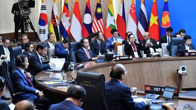 Jokowi Ajak ASEAN & Korea Jalin Kemitraan