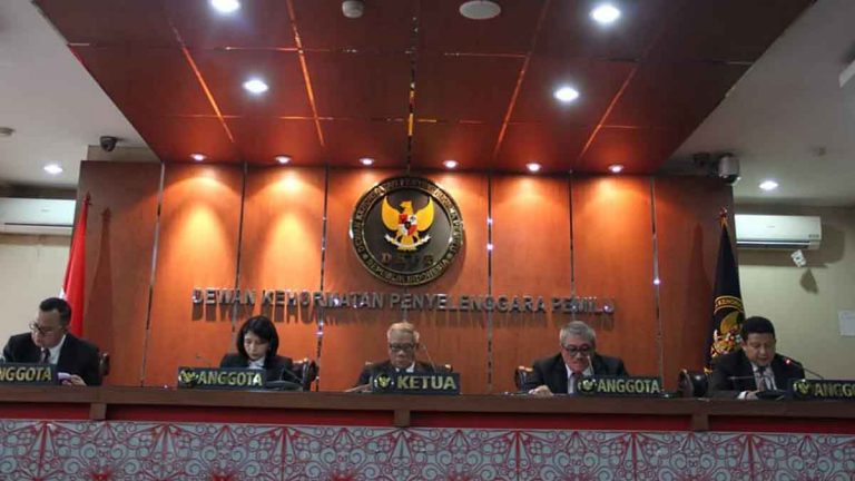 Langgar Kode Etik, DKPP Berhentikan Ketua & Anggota KPU Batam