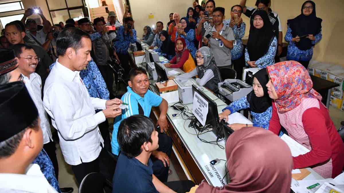 Jokowi Sidak Pelayanan BPJS di RSUD Subang