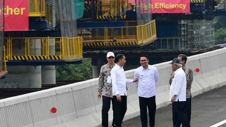 Jokowi Resmikan Tol Layang Jakarta-Cikampek (Japek II)