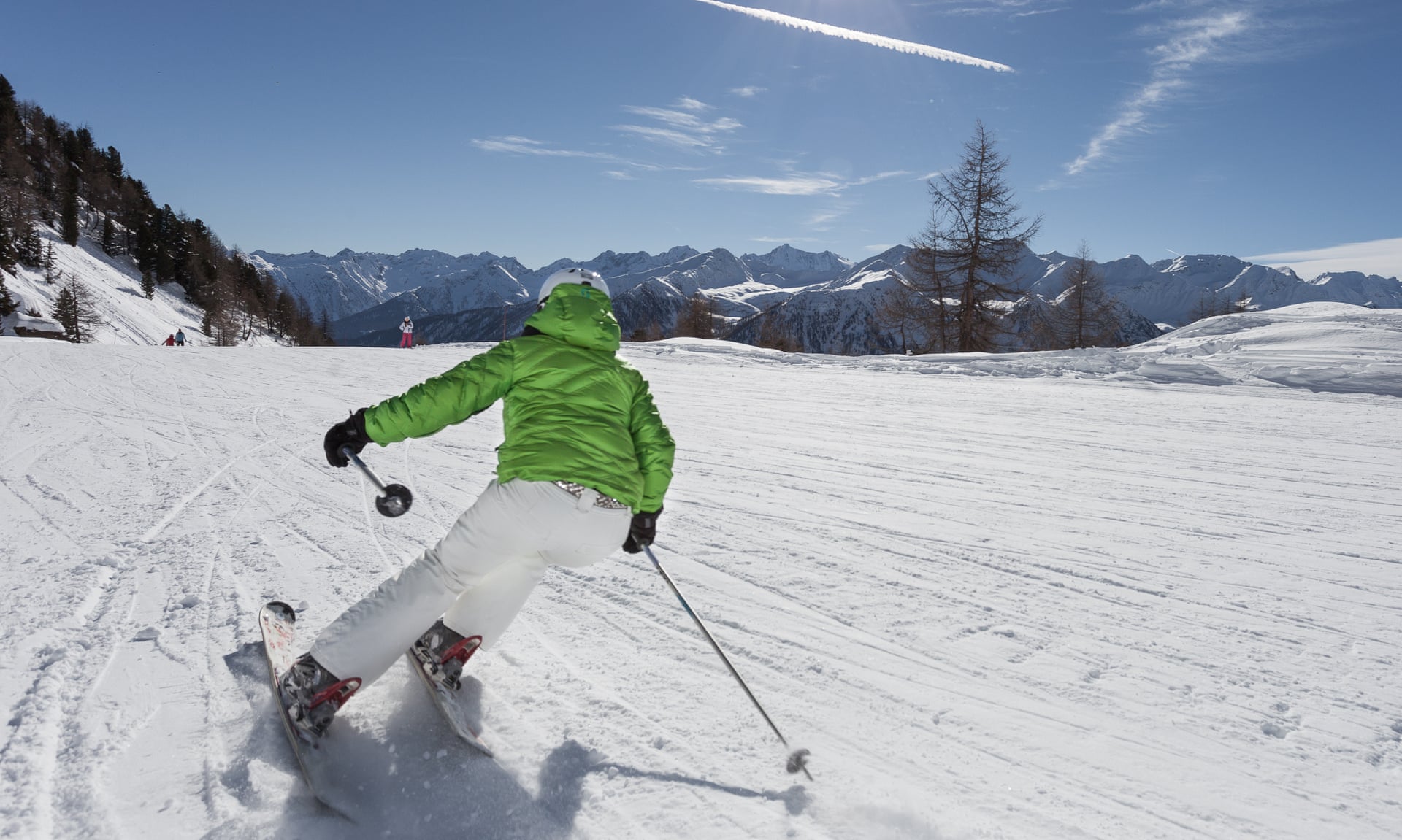 Italia Bangun Resor Ski Bebas Plastik Pertama di Eropa