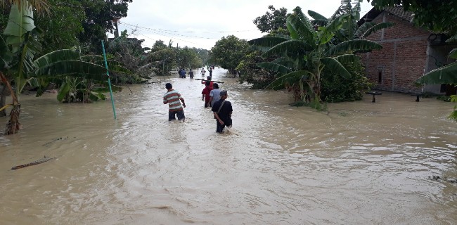 Tanggul Sungai Tuntang Jebol