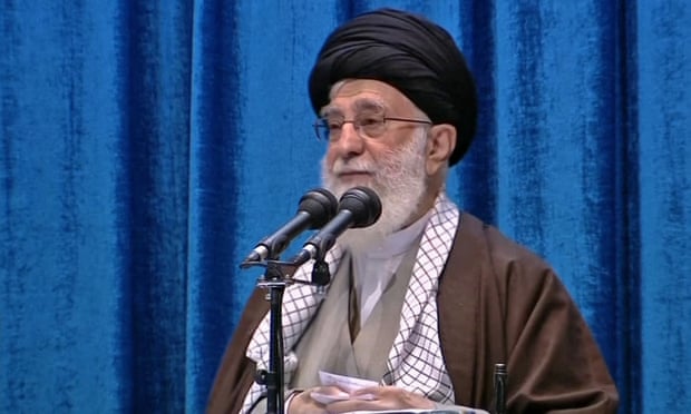 Ayatollah Ali Khamaeni saat Khotbah