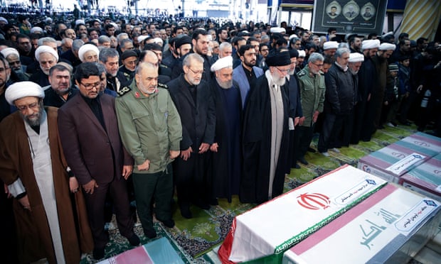Pimpin Doa, Tangis Ayatollah Ali Khamaeni Pecah