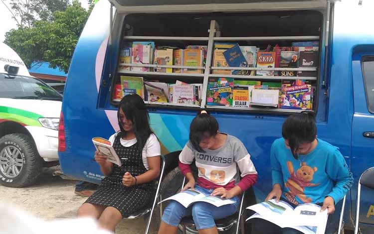 Mobil keliling Perpustakaan Perpusda Sumenep