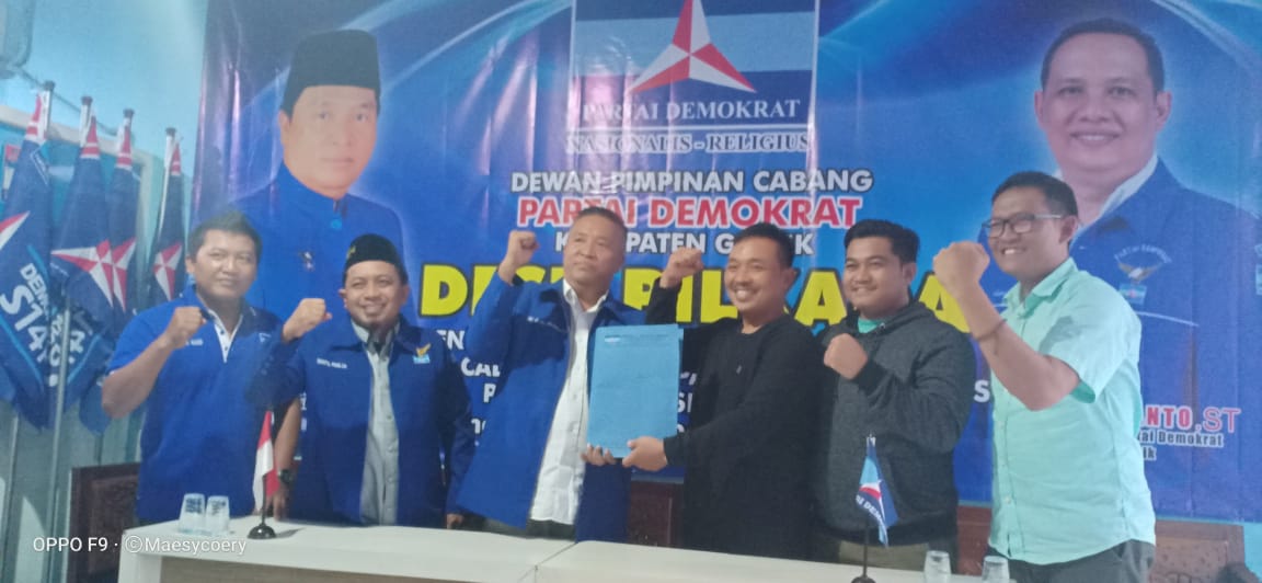 LPP PKB Gresik Serahkan Formulir Pendaftaran Bacabup Qosim ke Partai Demokrat