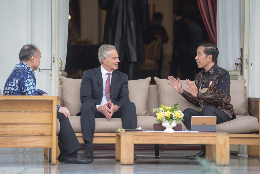 Bertemu Tony Blair dan Masayoshi Son, Jokowi Bahas Pemindahan Ibu Kota