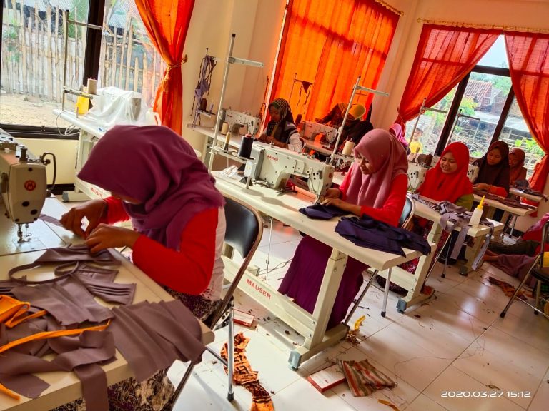 Bantu Pencegahan Covid-19, Santri Kebonharjo Produksi Masker Dibagikan Gratis