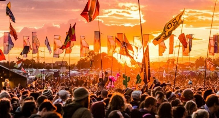 Glastonbury, Festival Paling Nyentrik di Inggris Dibatalkan Akibat Virus Corona