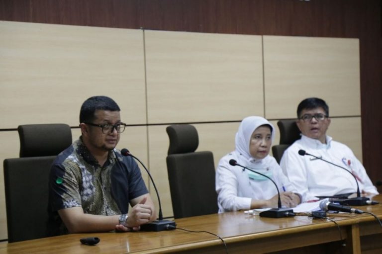 Pasien Positif COVID-19 Di Riau Usia 63 Tahun
