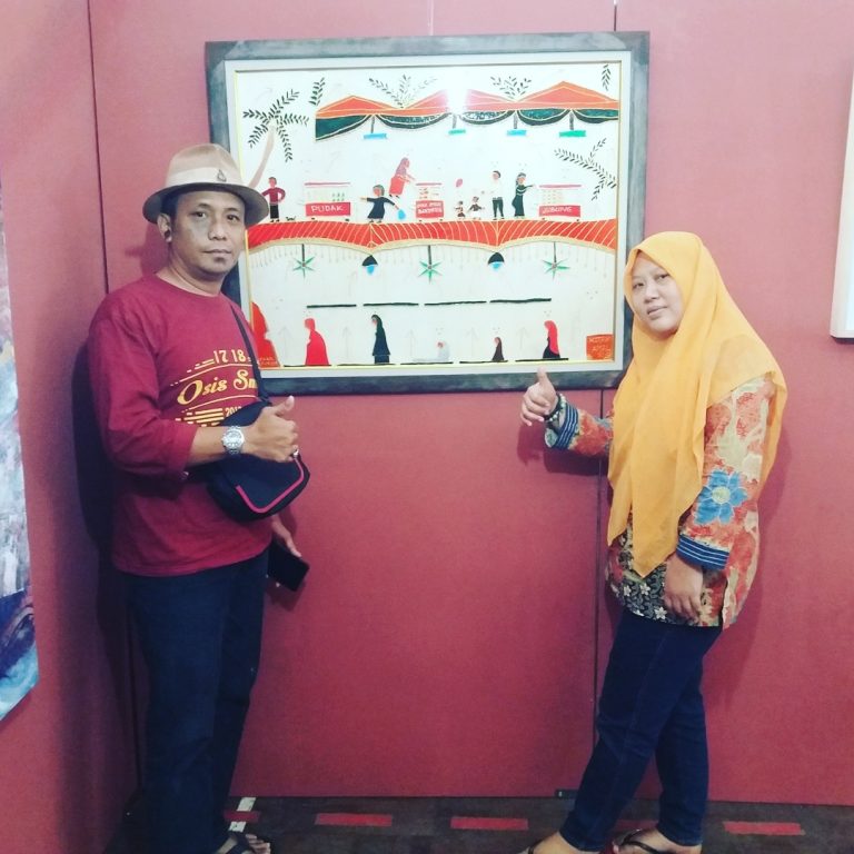 Seniman Asal Gresik Ciptakan Karya Seni Lukis Kaca Berkelas Nasional