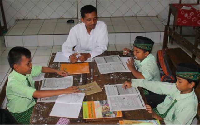 Saat Pandemi, Tunjangan Guru Madrasah Non-PNS Tetap Dibayarkan