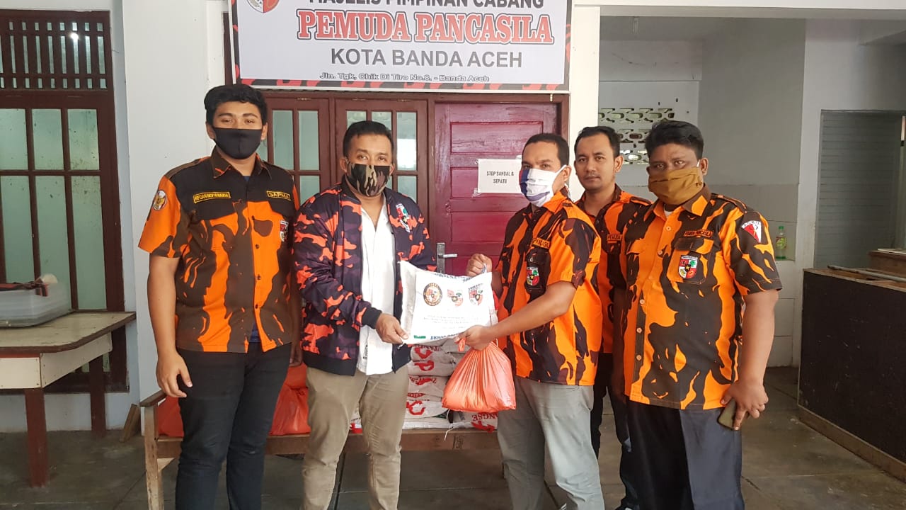 MPC Pemuda Pancasila Banda Aceh Membagikan Bantuan