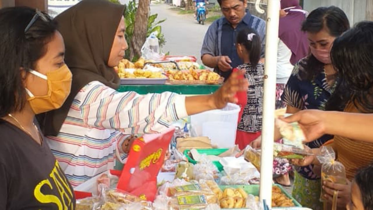 Meski di Tengah Pandemi, Pedagang Takjil di Gresik Ramai Pengunjung