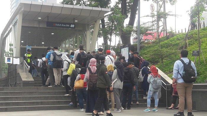 Survei dari Kedai Kopi Menunjukkan 35,1% Warga Jabodetabek Tetap Bekerja di Luar Rumah