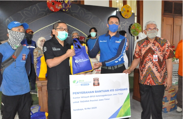 BPJS TK Berikan 415 Bantuan Sembako untuk Tagana di Jawa Timur