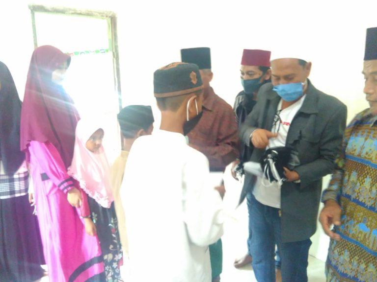 Gandeng Yayasan Sabilul Khoir, Ketua Komisi III DPRD Gresik Salurkan Bantuan untuk Anak Yatim