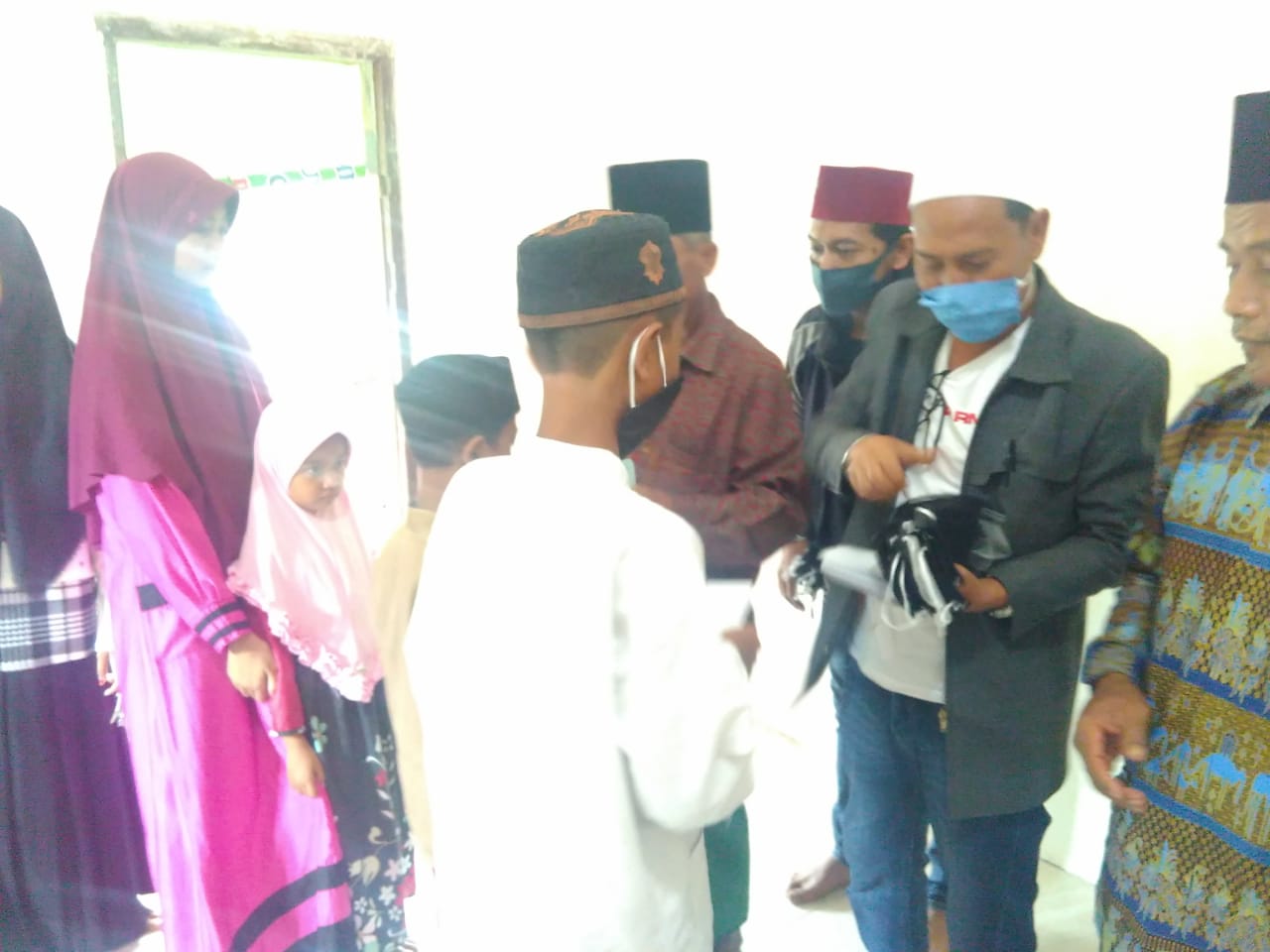 Gandeng Yayasan Sabilul Khoir, Ketua Komisi III DPRD Gresik Salurkan Bantuan untuk Anak Yatim