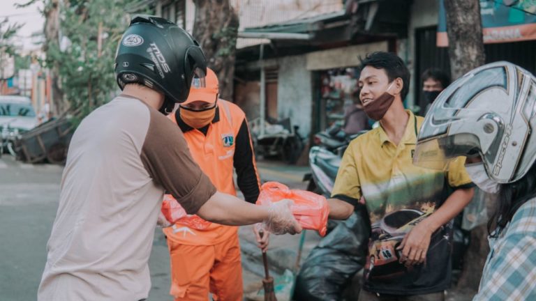 Rumah Diskusi Milenial dan FIKOM UPI YAI Ajak Masyarakat Lawan Corona