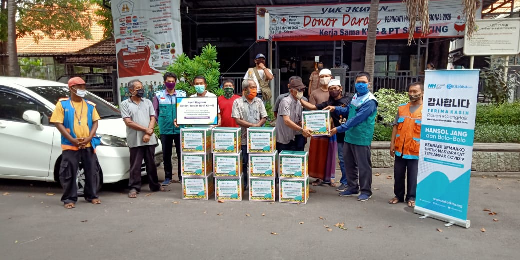 Laznas NH Zakatkita bersama Komunitas Wartawan Gresik Bagikan Bingkisan Lebaran