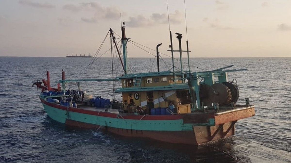 KKP Cekal Kapal Ikan Asing Berbendera Filipina di Laut Sulawesi