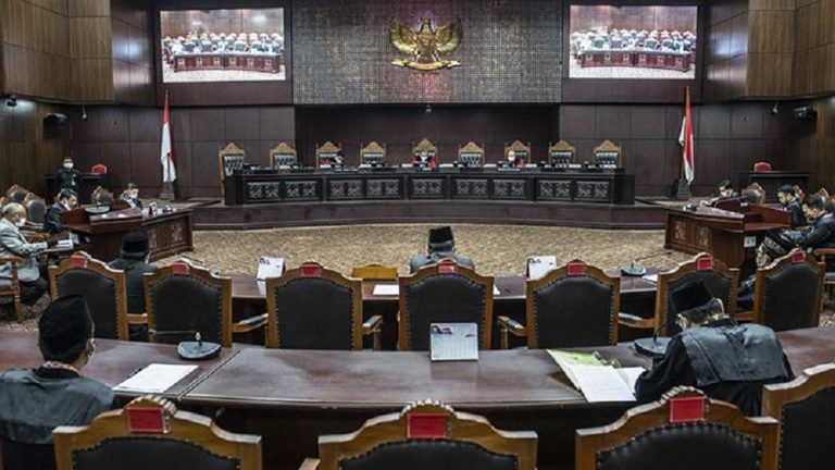 MK Tolak Seluruh Permohonan Uji Materi Perppu Corona Jokowi