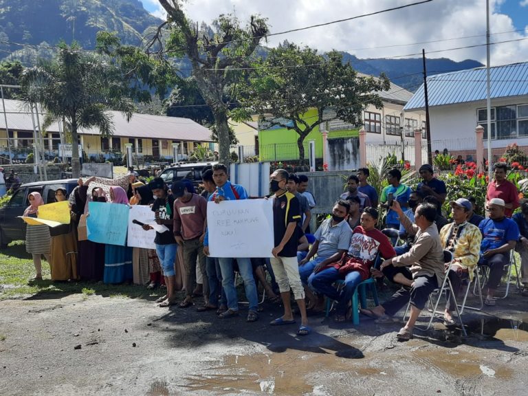 BLT Tidak Transparan, Warga Tuntut Reje Kuala I Turun