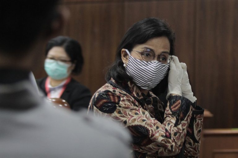 Sri Mulyani Serahkan KEM-PKF 2021 kepada DPR