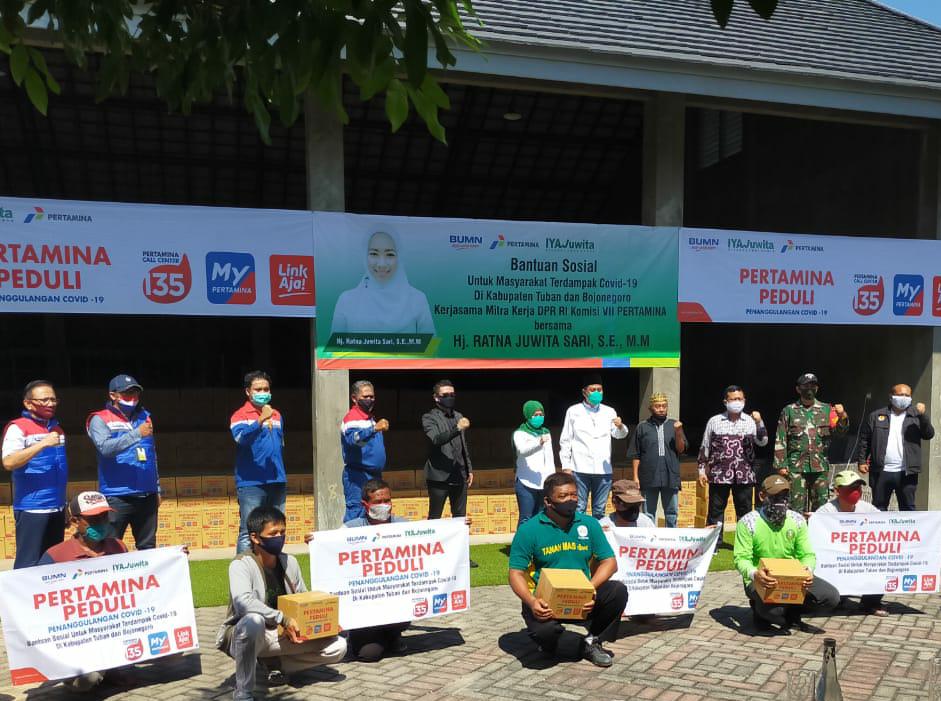 Didukung Pertamina, Ratna Juwita Bagikan 5200 Paket Sembako