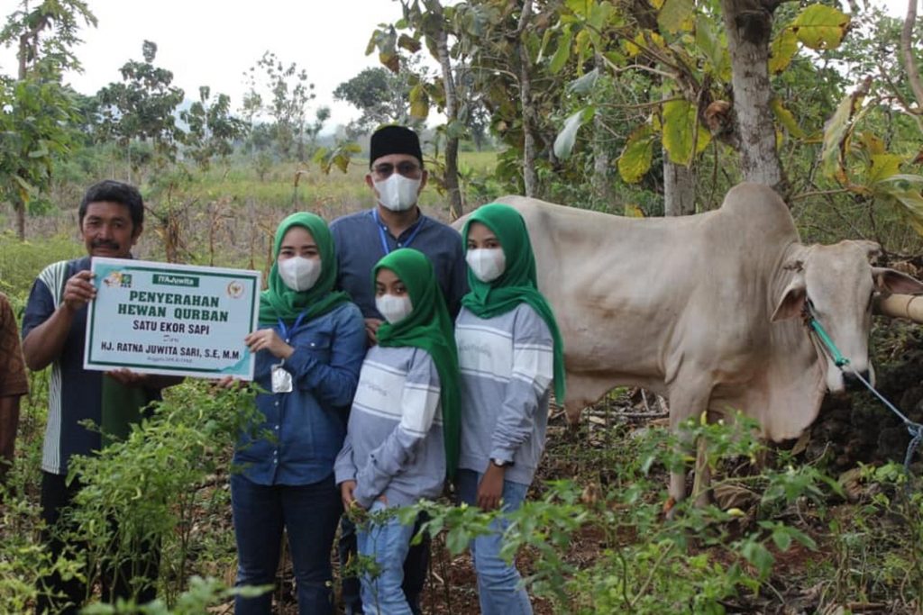 Peduli Masyarakat, Ratna Juwita Sambangi Warga Penderita Tumor Leher