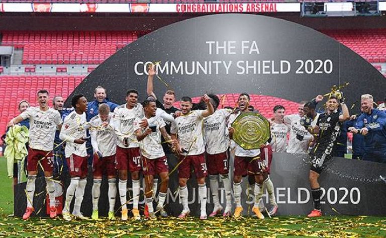 Arsenal Angkat Piala Community Shield Usai Kalahkan Liverpool