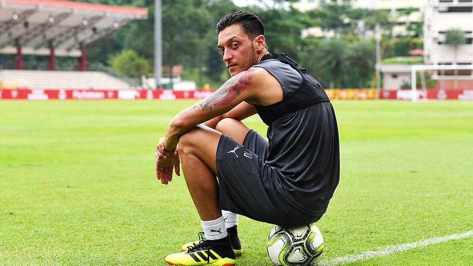 Mesut Ozil Menolak Pemotongan Gaji