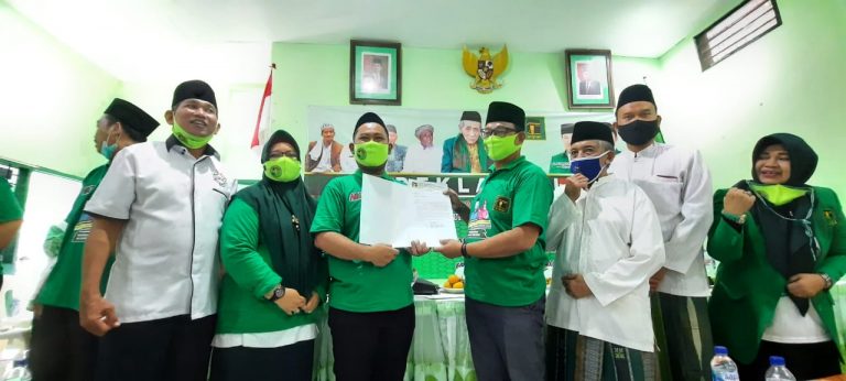 Genapi 6 Partai Koalisi, PPP Gresik Serahkan Rekom untuk Paslon Niat