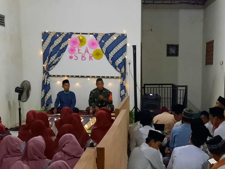 Pupuk Jiwa Nasionalisme Santri, Danramil 0817 Bungah Beri Wawasan Kebangsaan di Ponpes Zainal Abidin