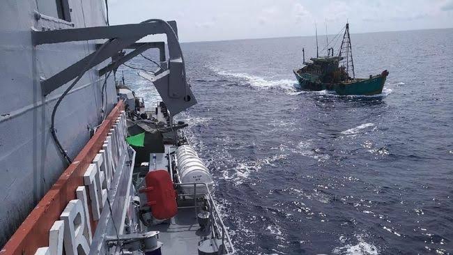 Kapal Pencuri 1 Ton Ikan Berbendera Vietnam Ditangkap