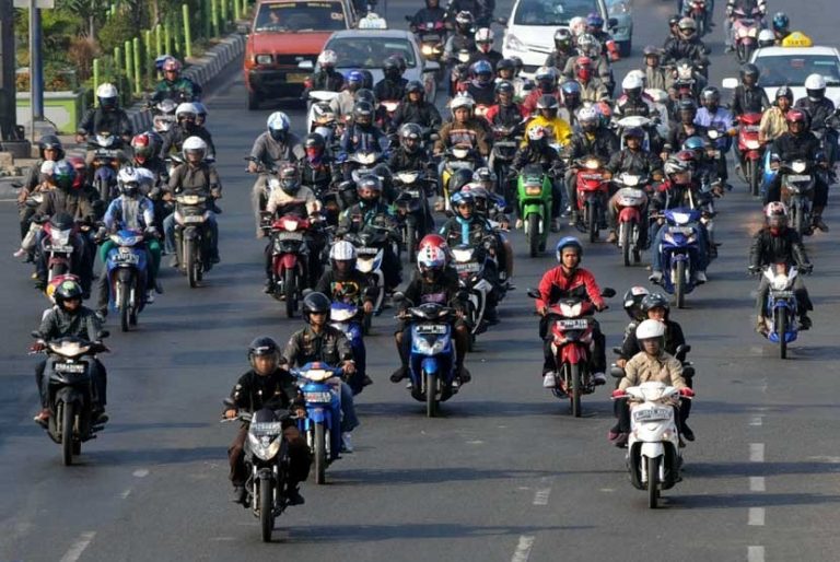 Anies Baswedan Tebitkan Pergub Ganjil Genap untuk Motor