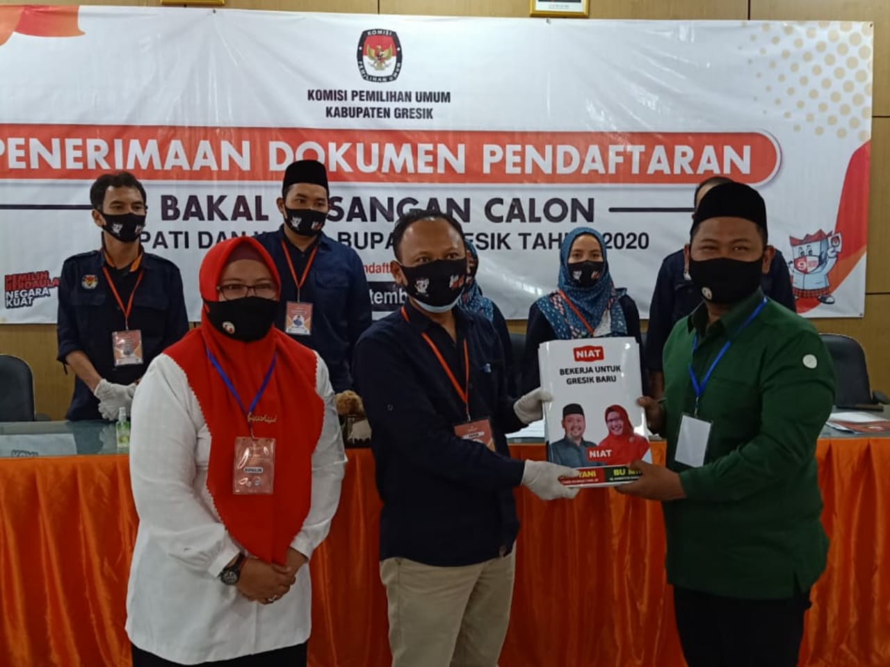 Daftar ke KPU Gresik, Berkas Pasangan Niat Dinyatakan Lengkap