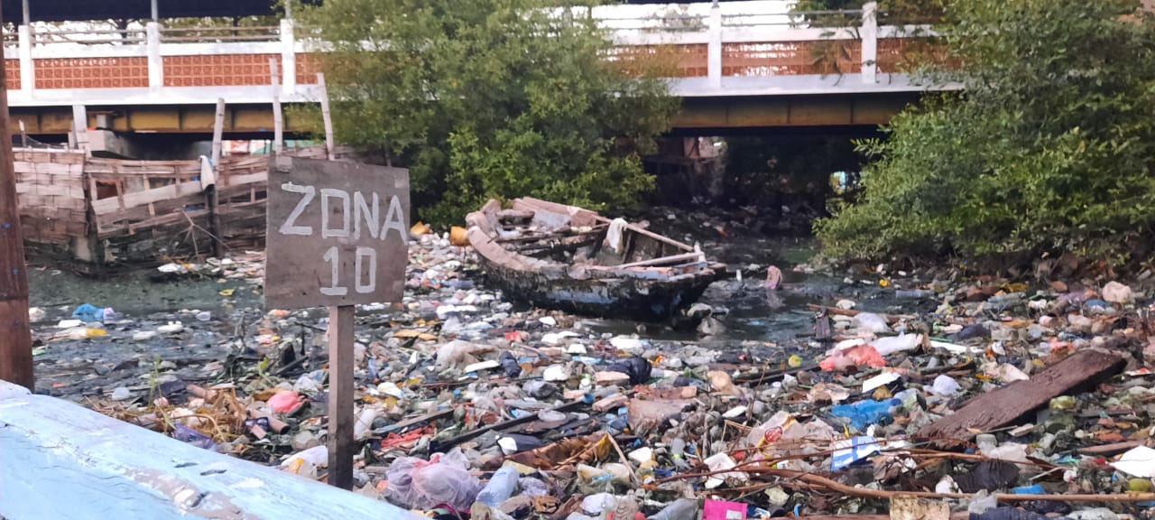 Atasi Permasalahan Sampah, Warga Lumpur Gresik Ajak Sejumlah Dinas Bangun Secren Penahan