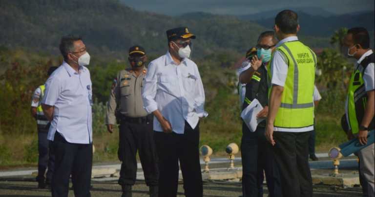 Bandara dan Pelabuhan Labuan Bajo