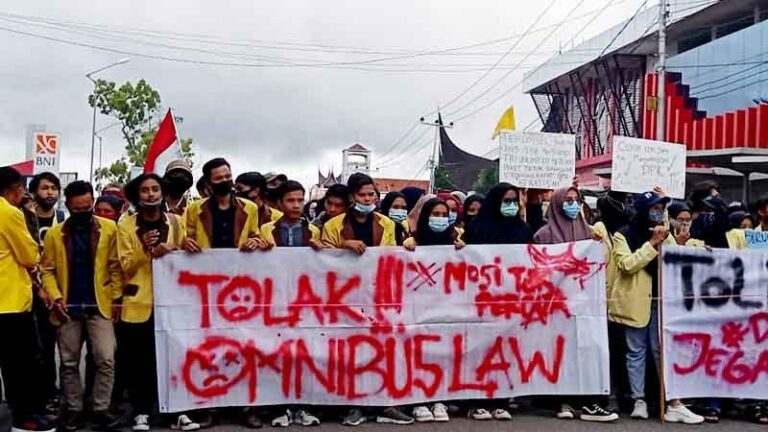 Larang Mahasiswa Demo, Aliansi Akademisi Kecam Kemdikbud