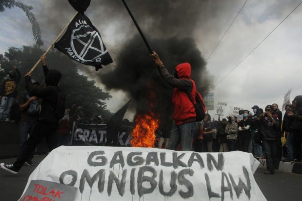 UU Ciptaker Tidak Dicabut, Buruh Kembali Demo di Depan Istana