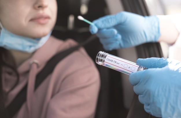 Pemerintah Tetapkan Batas Maksimal Biaya Swab dan RT-PCR