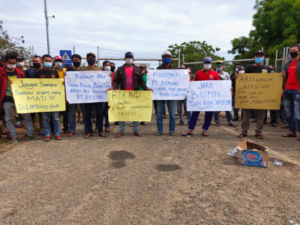 Tutup Akses Masuk PT TPPI, Warga Ring Satu Tuntut Libatkan Pekerja Lokal